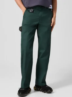 Twisted seams chino pant