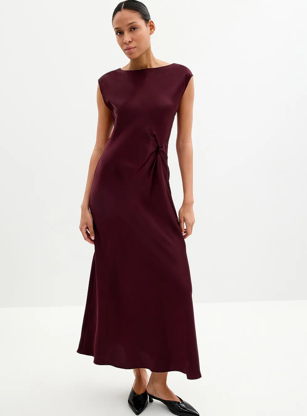 Twisted waist satiny dress