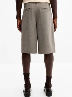 Two-tone soft twill pleated Bermudas