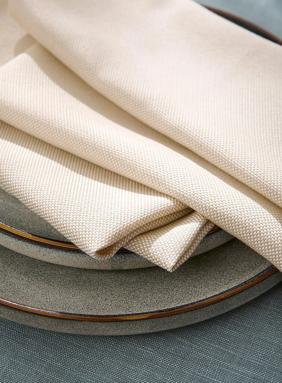 Two-tone woven napkins