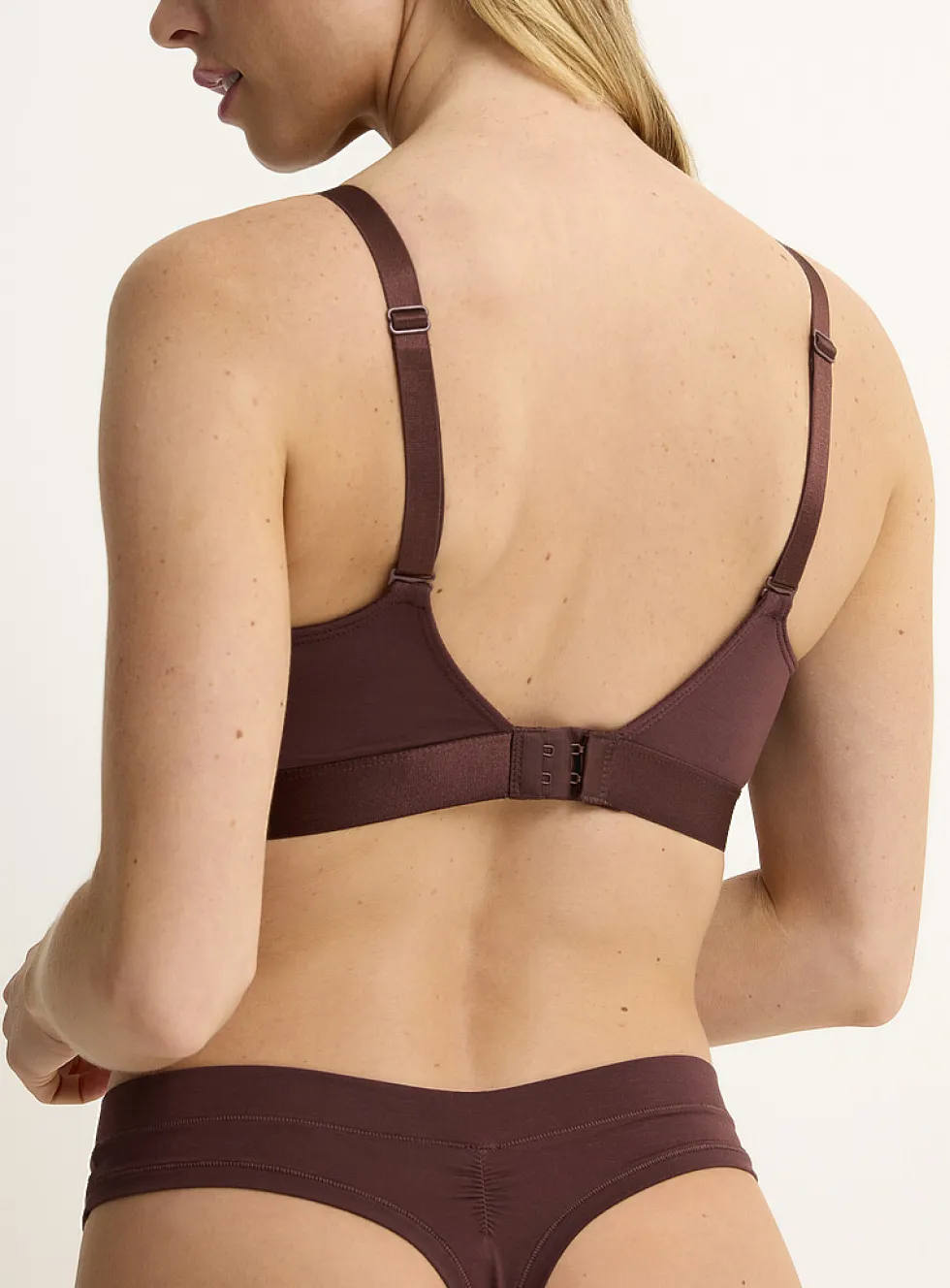 Ultra-comfortable moulded wireless bra