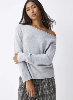 Ultra-soft boat-collar sweater