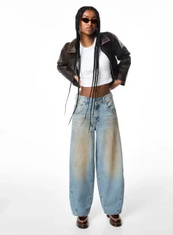 Ultra-wide-leg barrel-leg jean