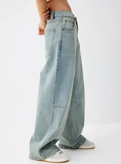 Ultra-wide-leg boyfriend jean