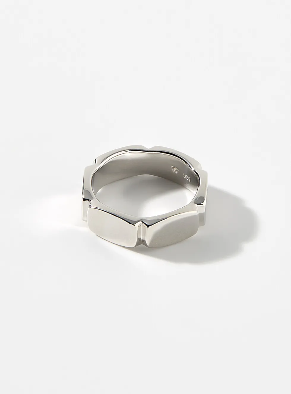 Umi six-sided ring