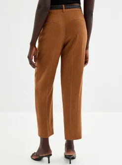 Universal belted fluid pant