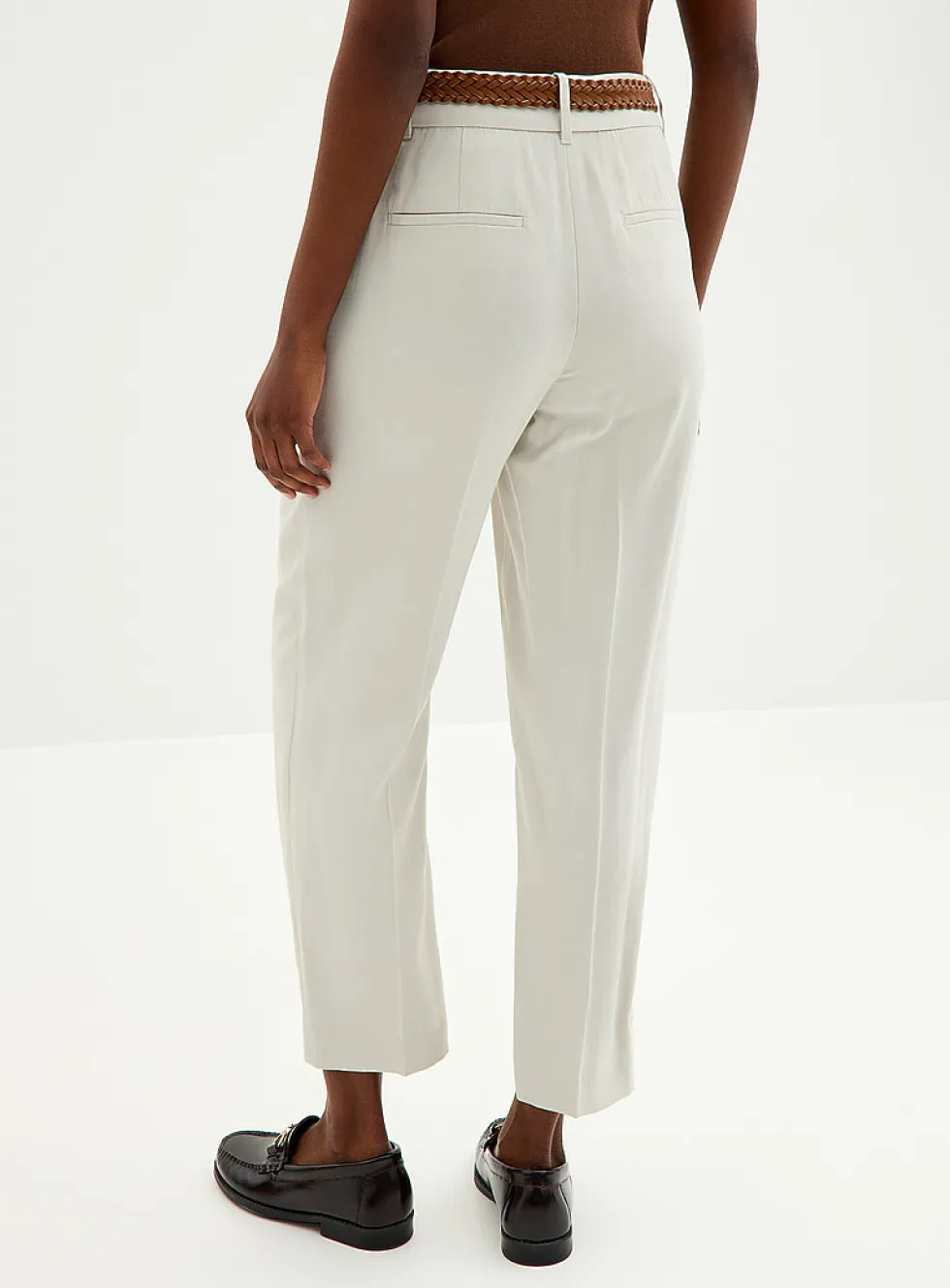 Universal belted fluid pant