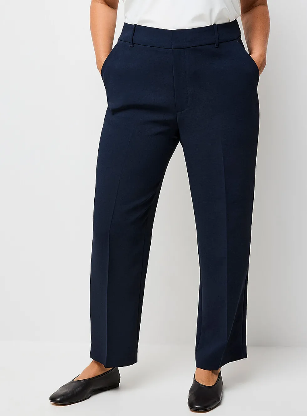 Universal textured crepe dress pant