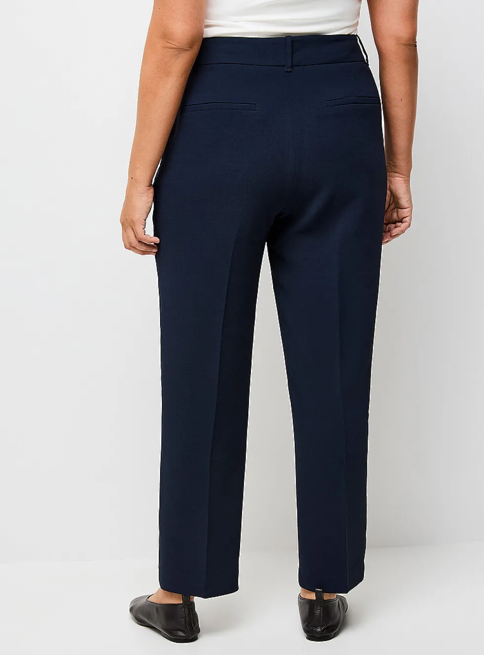 Universal textured crepe dress pant