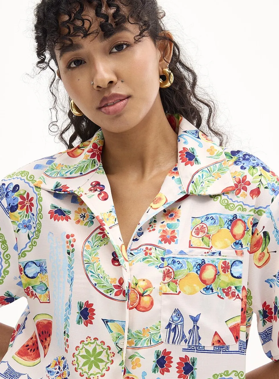Vacation-pattern pocket shirt