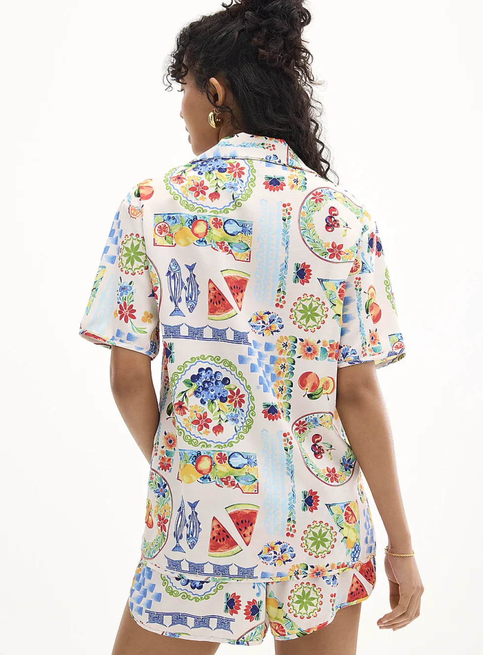 Vacation-pattern pocket shirt