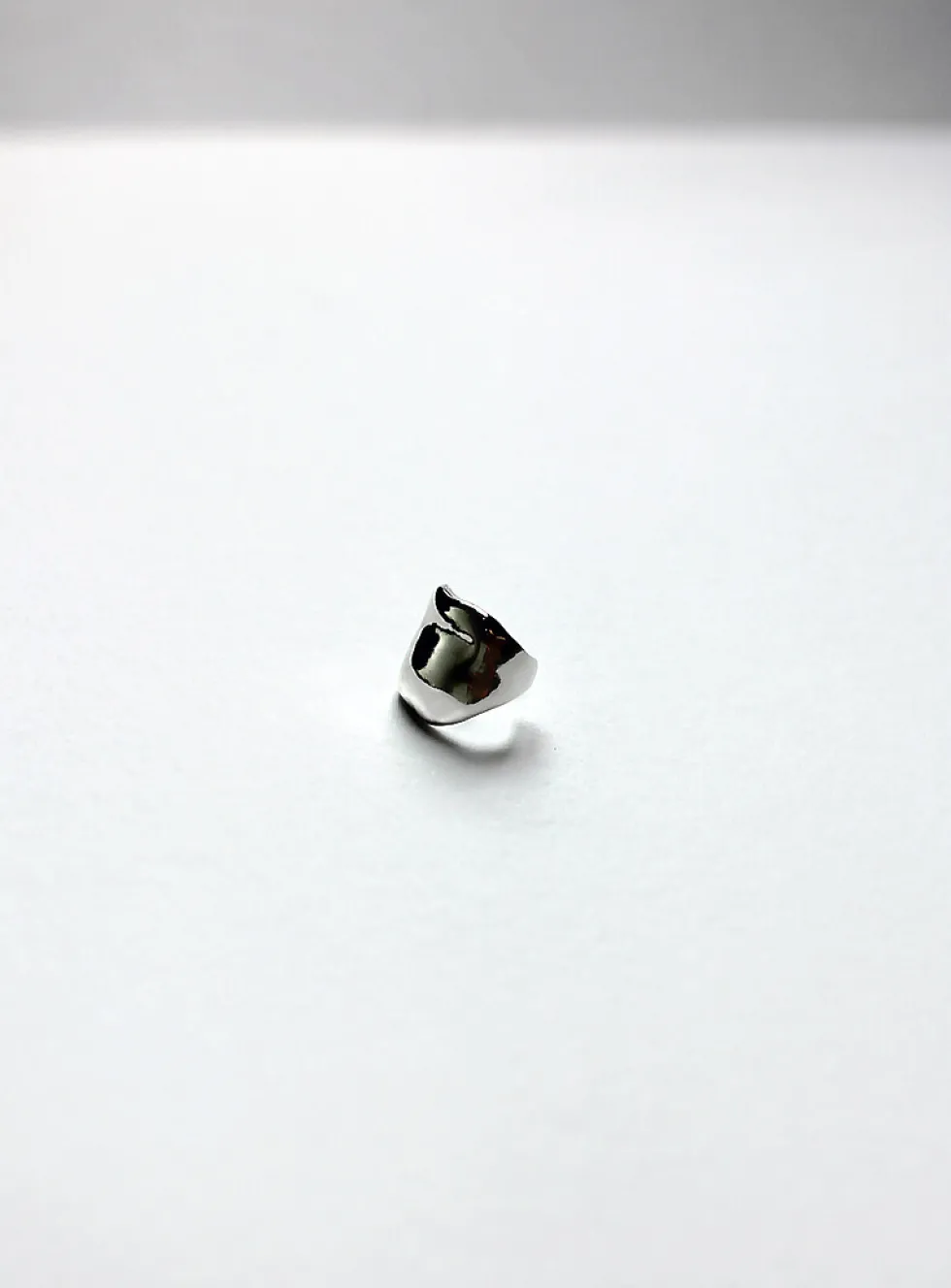 Valley ear cuff