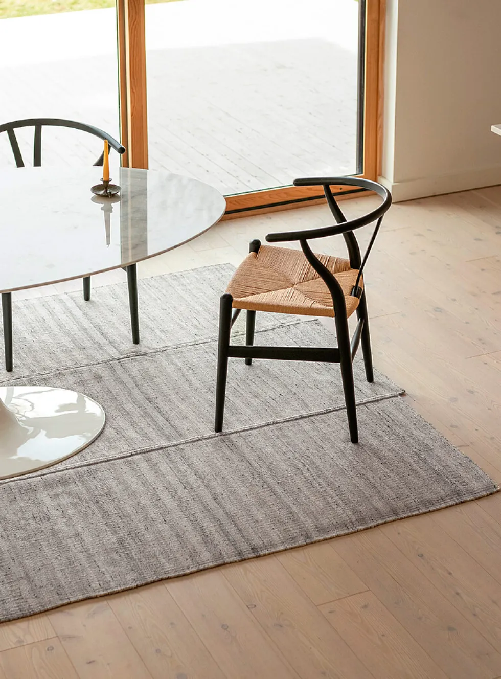 Variation artisanal rug