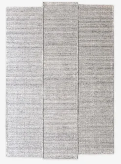 Variation artisanal rug