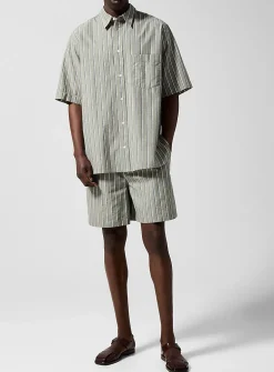 Vataya vertical stripes short