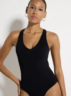 V-cut ribbed one-piece