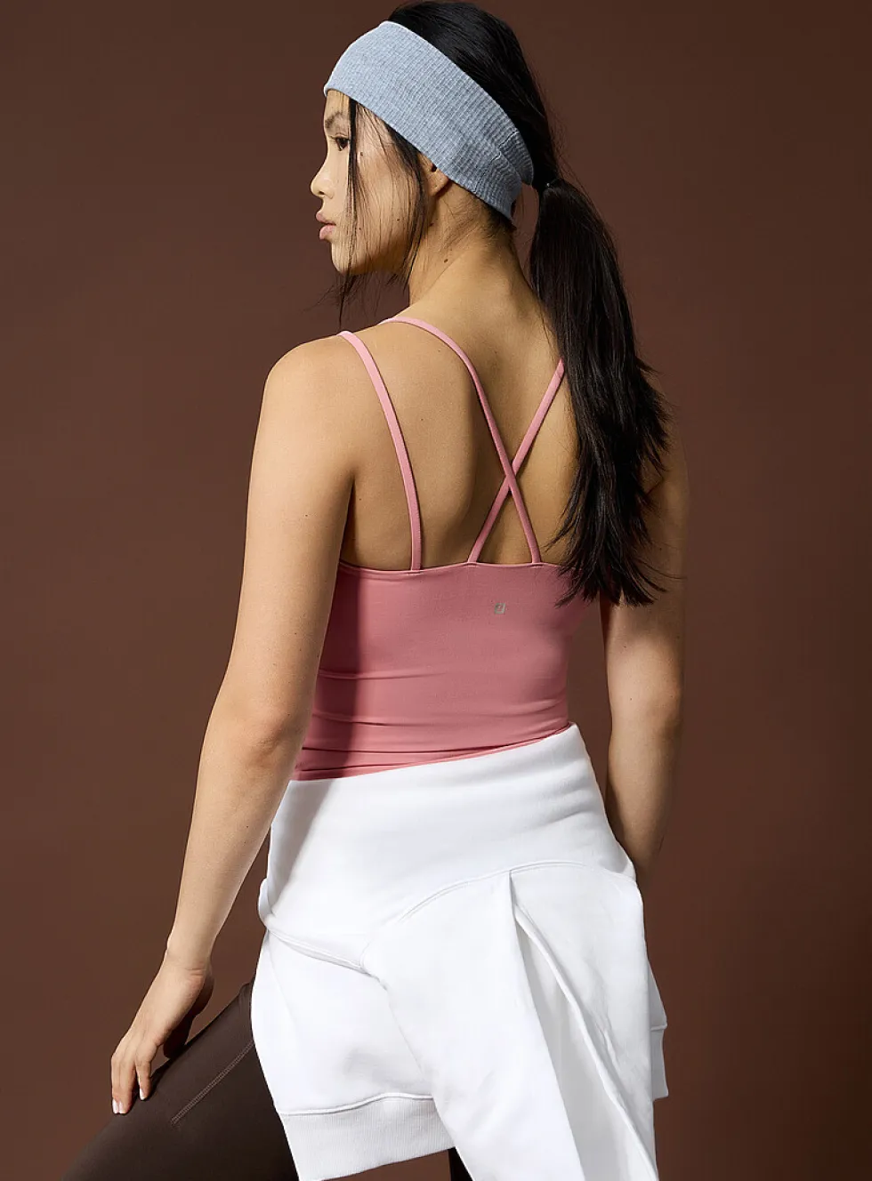 Velvety thin crossed-strap support tank
