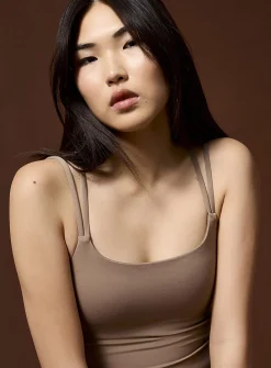 Velvety thin crossed-strap support tank