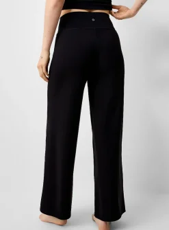 Velvety wide-leg pant