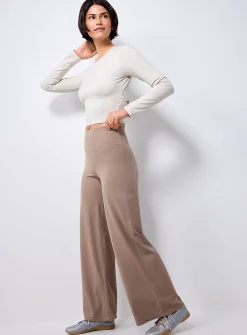 Velvety wide-leg pant