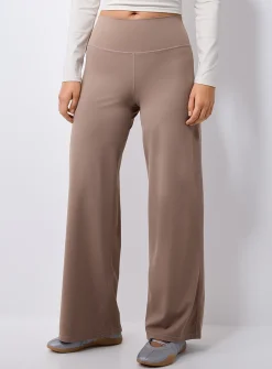 Velvety wide-leg pant
