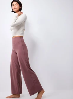 Velvety wide-leg pant
