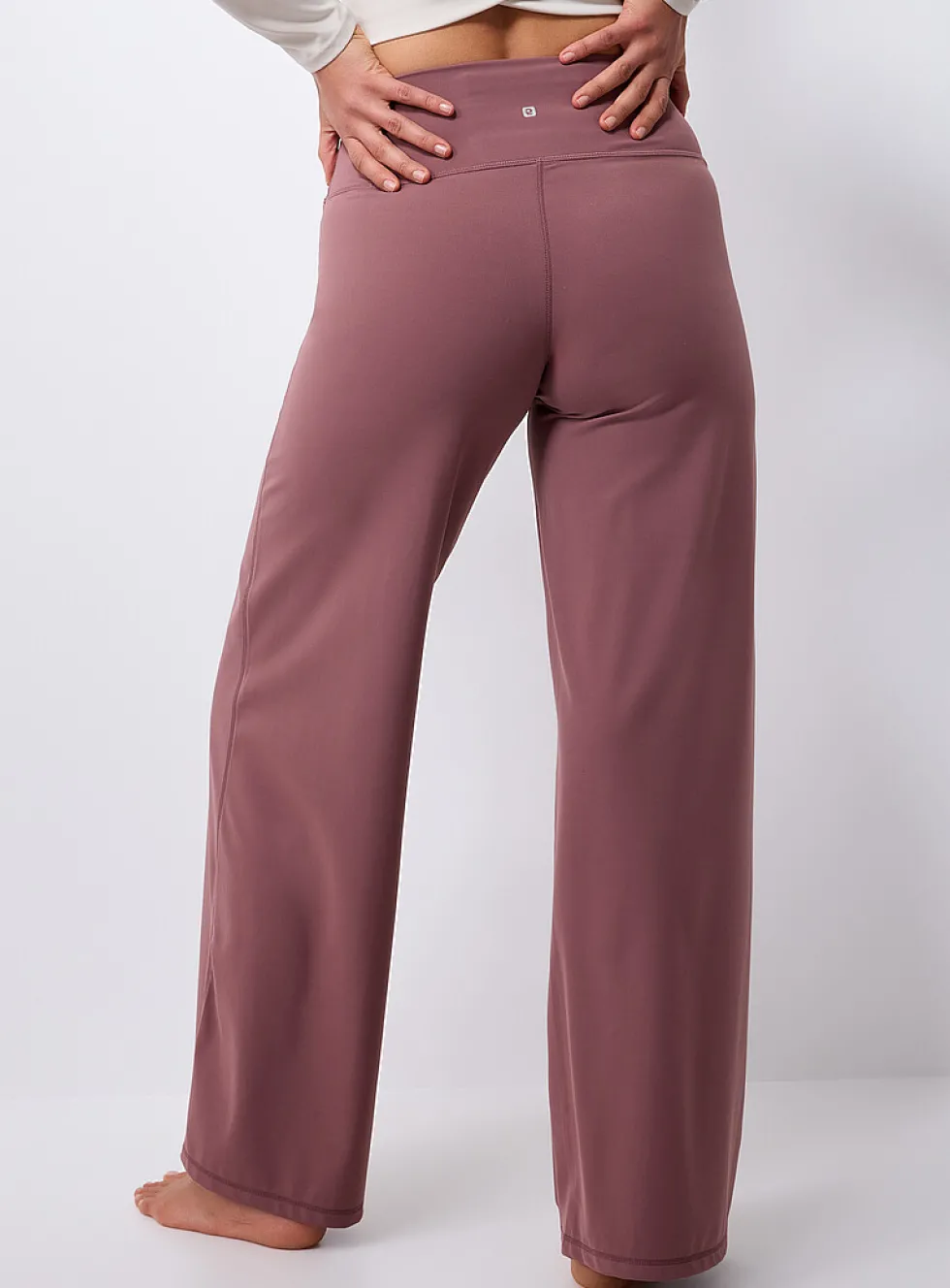 Velvety wide-leg pant