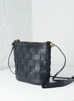 Venture crossbody bag