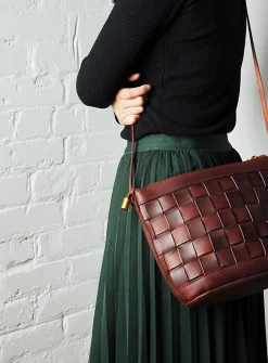 Venture crossbody bag
