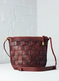 Venture crossbody bag