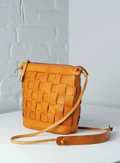 Venture crossbody bag