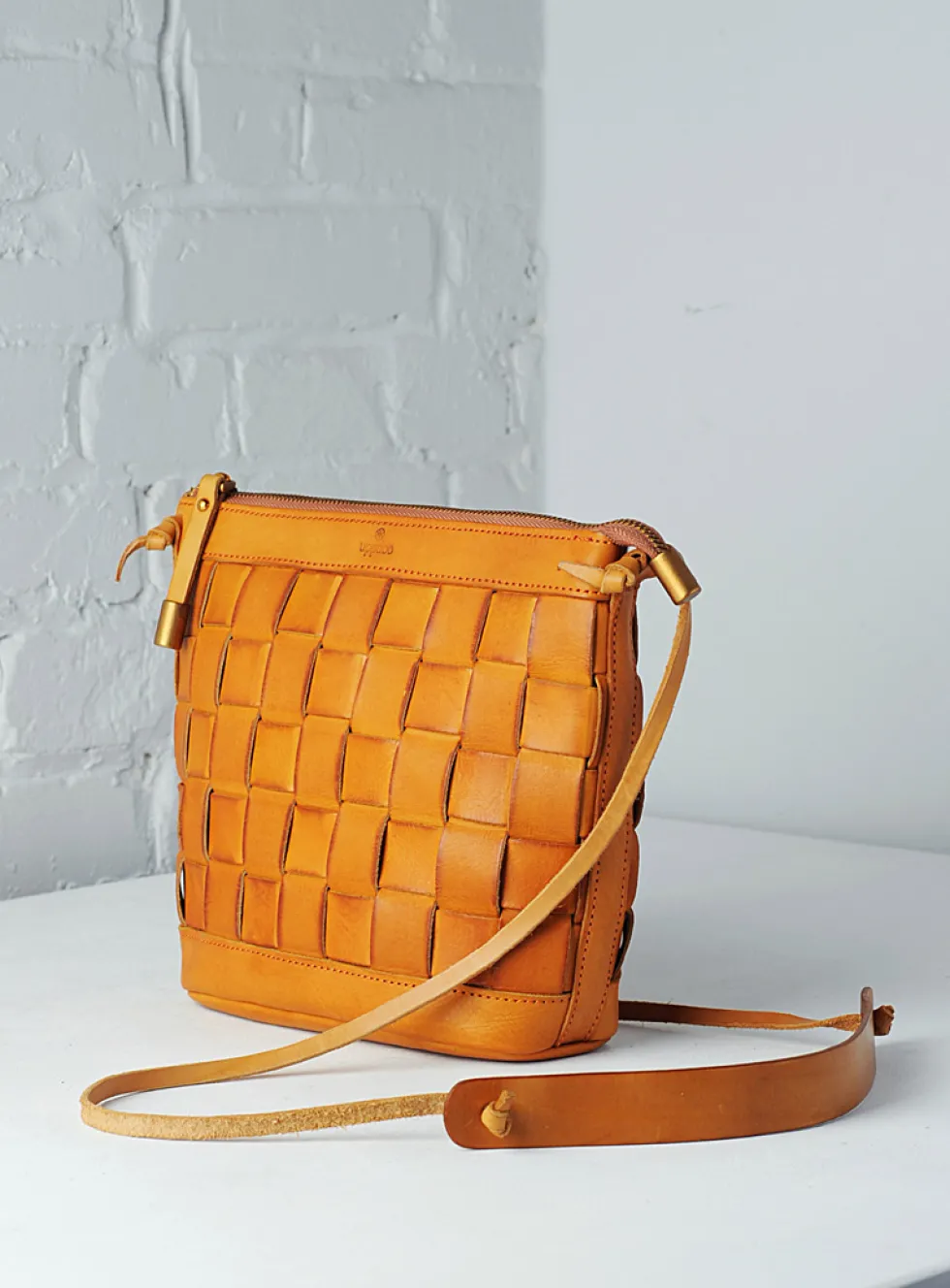 Venture crossbody bag