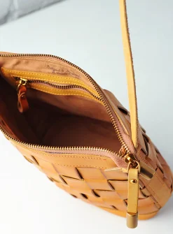 Venture crossbody bag