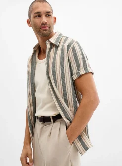 Vertical stripe knit shirt