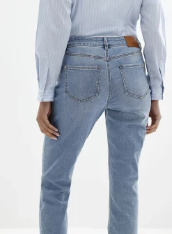 Very stretchy faded jean