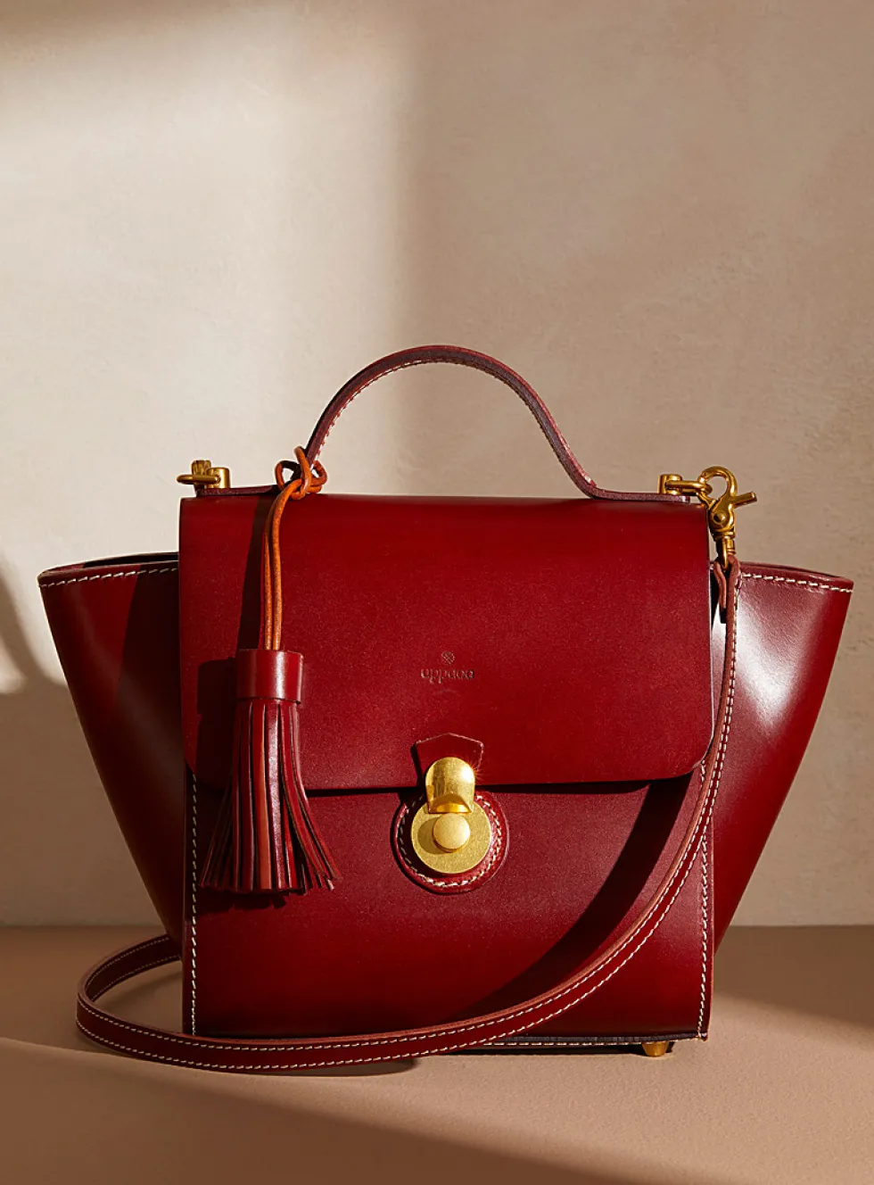 Vive satchel