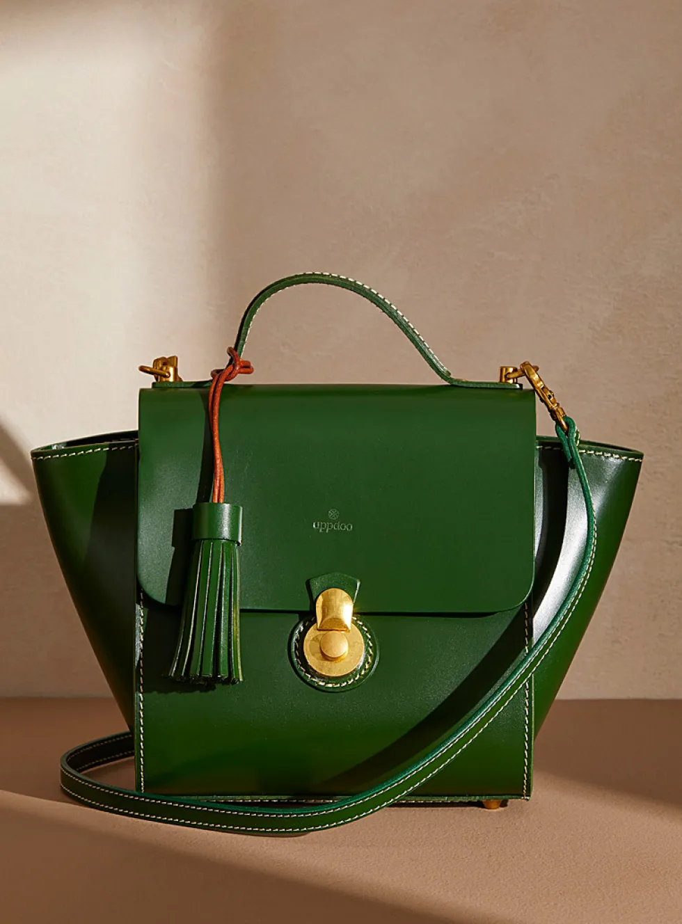 Vive satchel