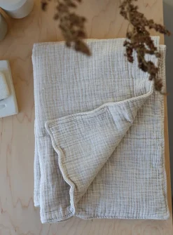 Waffled cotton and linen bath mat
