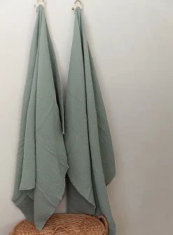 Waffled cotton bath sheet