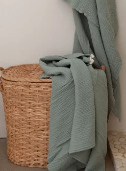 Waffled cotton bath sheet