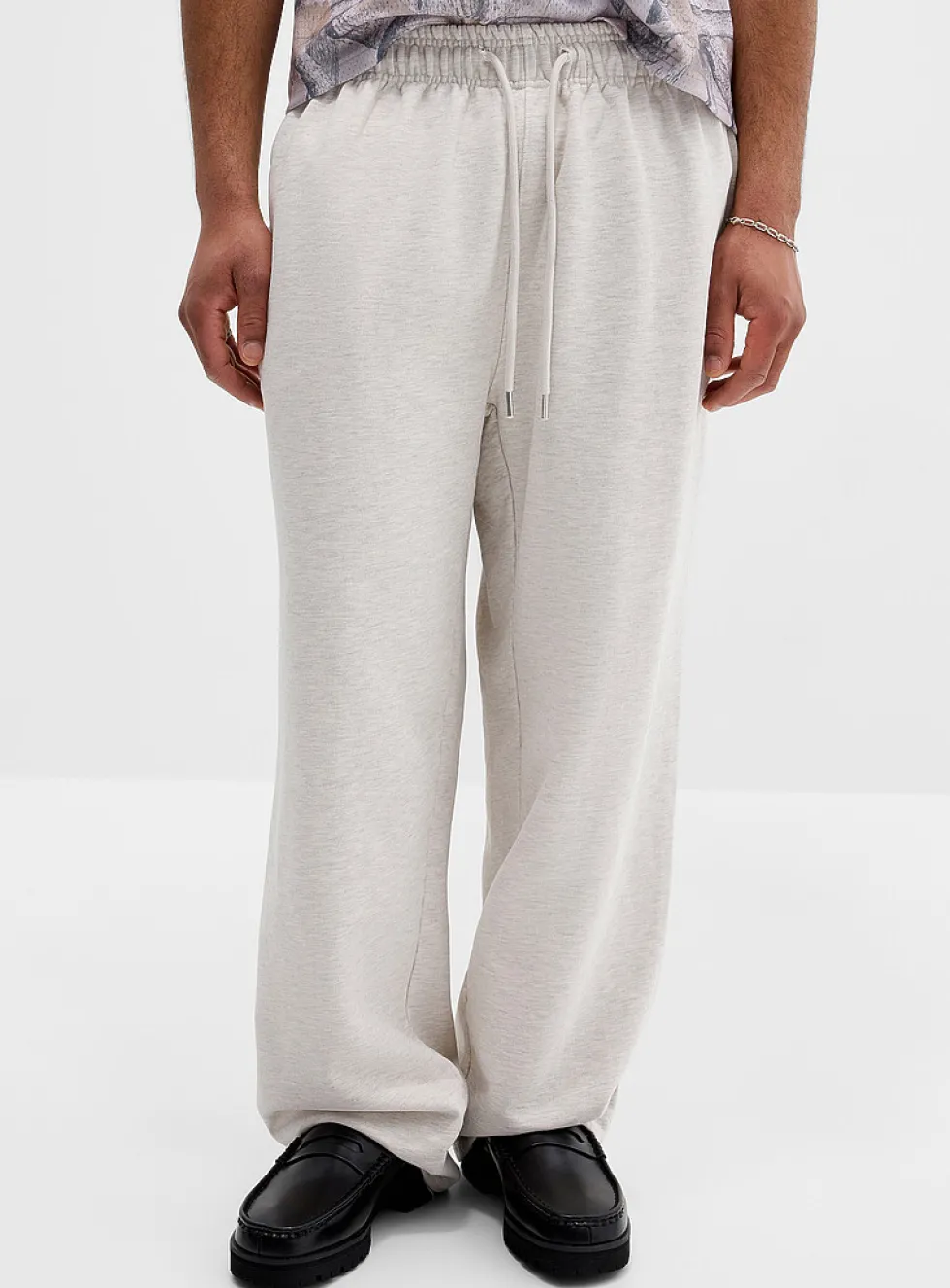 Washed wide-leg sweatpant