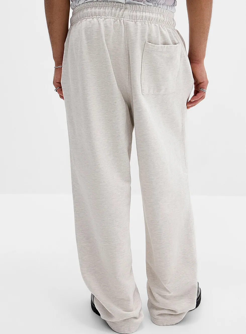 Washed wide-leg sweatpant