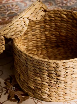 Water hyacinth scalloped-lid round basket