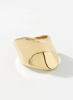 Wavy band ring