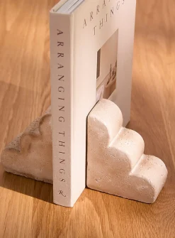Wavy concrete book ends