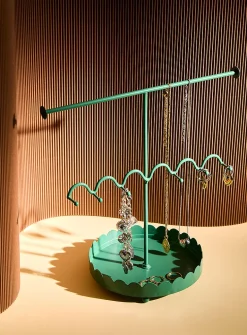 Wavy jewellery display