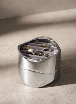 Wavy jewellery organizer