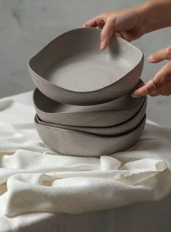 Wavy pasta bowl