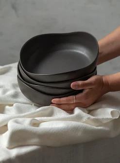 Wavy pasta bowl