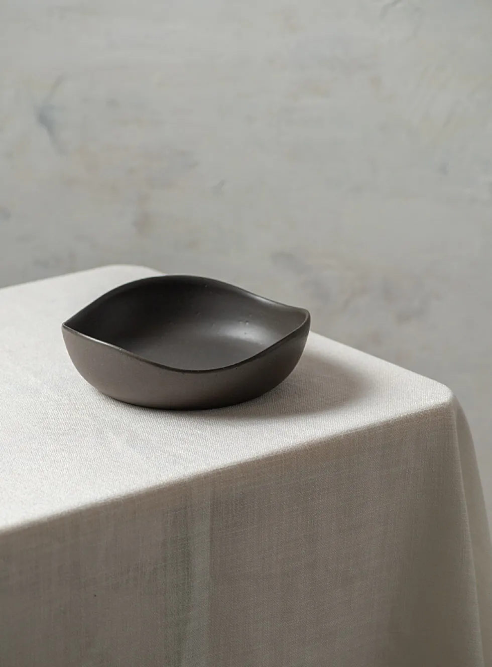 Wavy pasta bowl